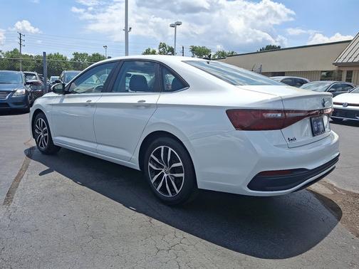 2025 Volkswagen Jetta 1.5T SE