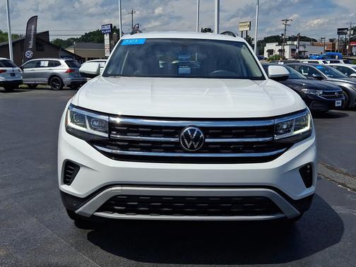 Pure White 2023 Volkswagen Atlas 2.0T SE