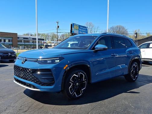 Monterey Blue Pearl 2025 Volkswagen Tiguan 2.0T SEL R-Line