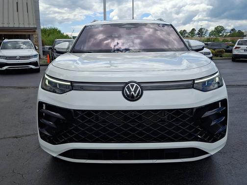 Opal White Pearl Effect 2025 Volkswagen Tiguan 2.0T SEL R-Line