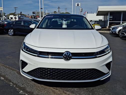 Opal White Pearl Effect 2025 Volkswagen Jetta 1.5T SE