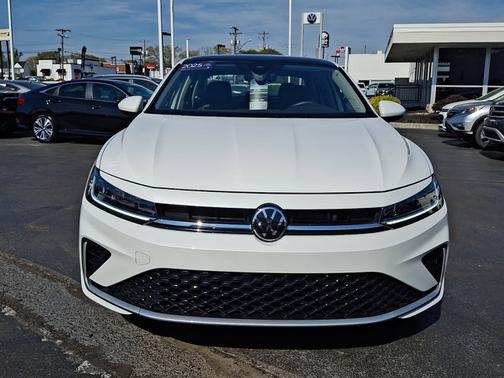 Opal White Pearl Effect 2025 Volkswagen Jetta 1.5T SE