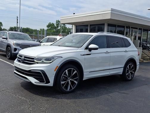 Opal White Pearl Effect 2023 Volkswagen Tiguan 2.0T SEL R-Line