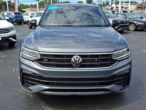 Platinum Gray Metallic 2023 Volkswagen Tiguan 2.0T SE R-Line Black