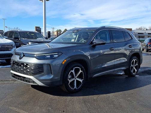 2025 Volkswagen Tiguan 2.0T SE