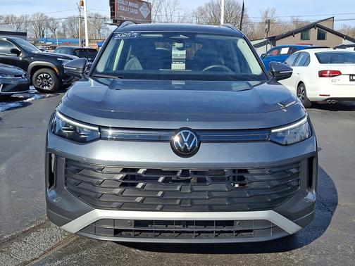 2025 Volkswagen Tiguan 2.0T SE