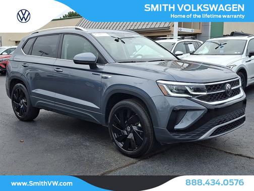 Platinum Gray Metallic 2024 Volkswagen Taos 1.5T SEL