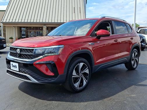 Kings Red 2023 Volkswagen Taos 1.5T SE