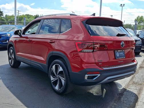 Kings Red 2023 Volkswagen Taos 1.5T SE