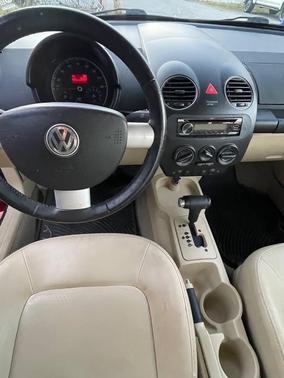 2009 Volkswagen New Beetle S