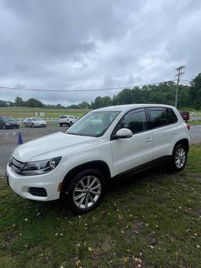 Candy White 2014 Volkswagen Tiguan Auto SE