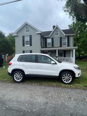 Candy White 2014 Volkswagen Tiguan Auto SE