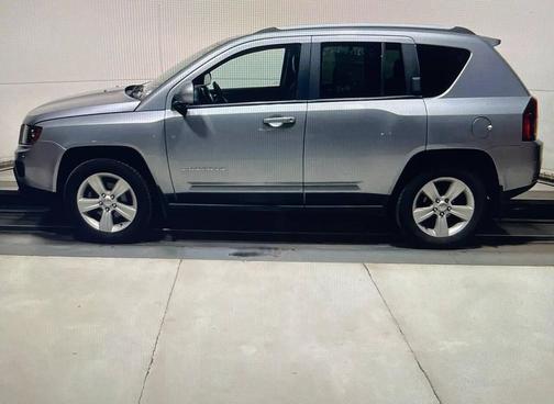 Billet Silver Metallic Clearcoat 2017 Jeep Compass Latitude