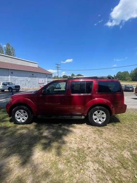 Red Brawn Pearl 2006 Nissan Pathfinder LE