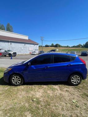 Marathon Blue 2013 Hyundai Accent GS