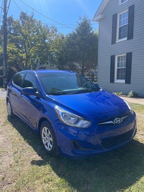 Marathon Blue 2013 Hyundai Accent GS