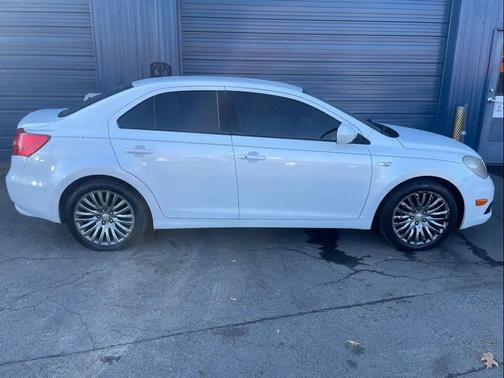 2011 Suzuki Kizashi SE