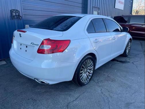 2011 Suzuki Kizashi SE