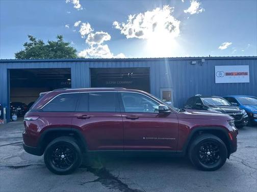 2023 Jeep Grand Cherokee Laredo
