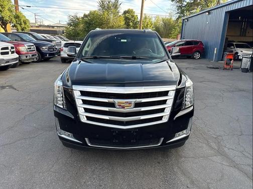 2016 Cadillac Escalade Luxury