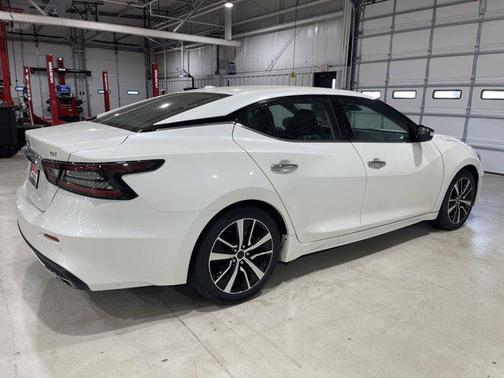 2023 Nissan Maxima SV Xtronic CVT