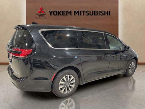 2024 Chrysler Pacifica Hybrid Select