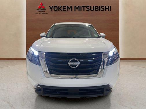 2025 Nissan Pathfinder SV FWD