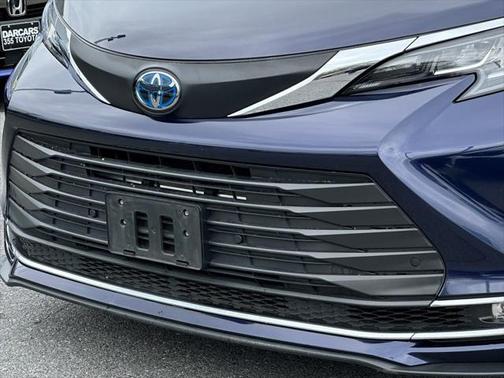 2021 Toyota Sienna XLE 8 Passenger