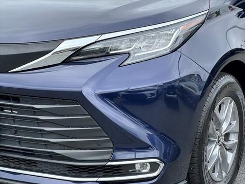 2021 Toyota Sienna XLE 8 Passenger