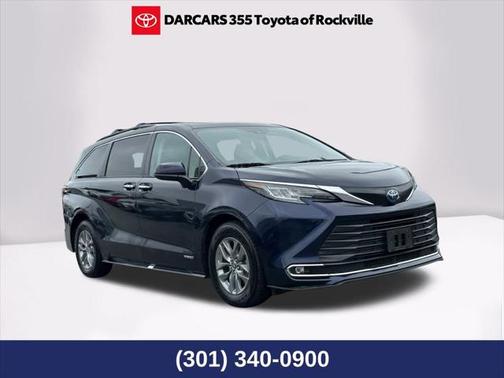 2021 Toyota Sienna XLE 8 Passenger