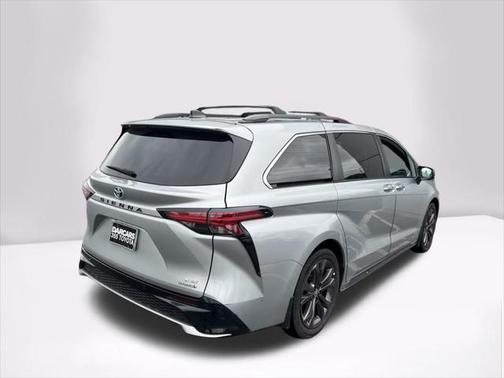 2021 Toyota Sienna XSE 7 Passenger