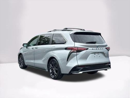 2021 Toyota Sienna XSE 7 Passenger