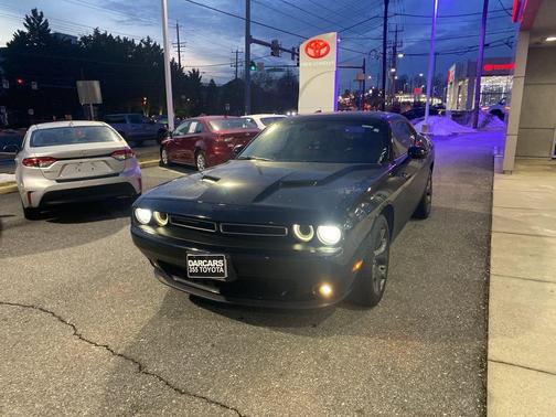 2018 Dodge Challenger SXT