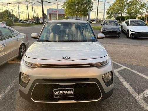 Sparkling Silver 2021 Kia Soul LX