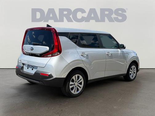Sparkling Silver 2021 Kia Soul LX