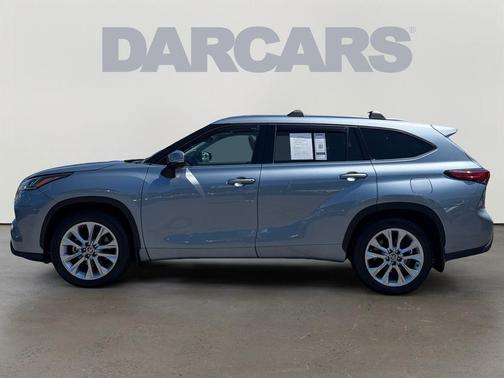 Moon Dust 2022 Toyota Highlander Limited