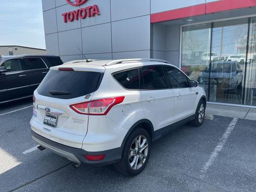 White Platinum Clearcoat Metallic 2016 Ford Escape Titanium