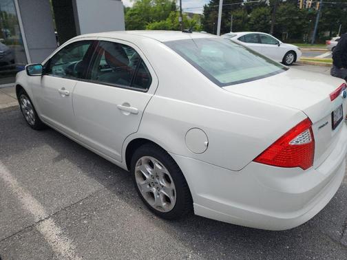 White Suede 2011 Ford Fusion SE
