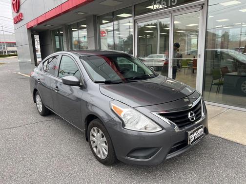 Gun Metallic 2018 Nissan Versa 1.6 S+