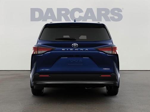 2025 Toyota Sienna Limited 7-Passenger