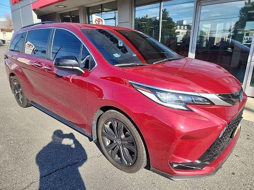 2023 Toyota Sienna XSE 7 Passenger