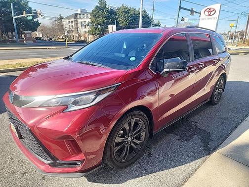 2023 Toyota Sienna XSE 7 Passenger