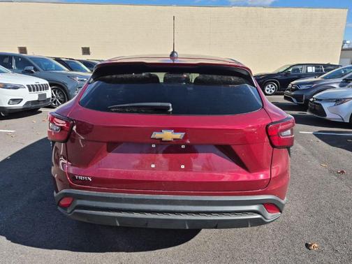2025 Chevrolet Trax LS