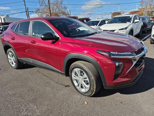 2025 Chevrolet Trax LS