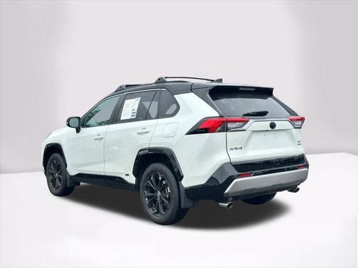 2022 Toyota RAV4 Hybrid SE
