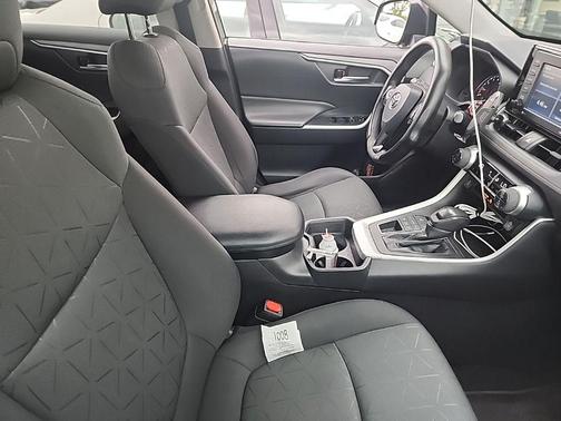 Magnetic Gray Metallic 2021 Toyota RAV4 XLE