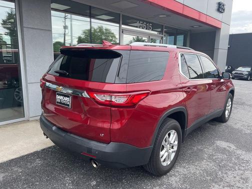 Cajun Red Tintcoat 2018 Chevrolet Traverse LT Cloth