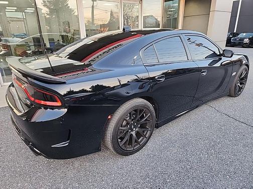 Pitch Black Clearcoat 2021 Dodge Charger R/T Scat Pack