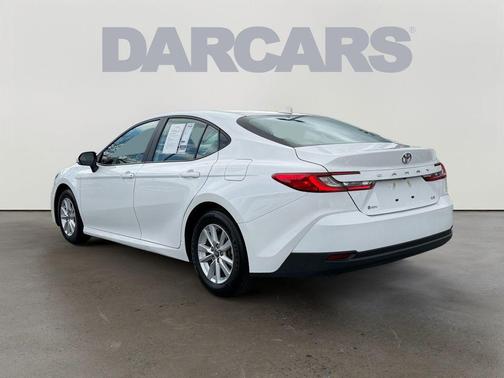 Ice 2025 Toyota Camry LE