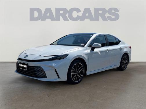 Wind Chill Pearl 2025 Toyota Camry XLE